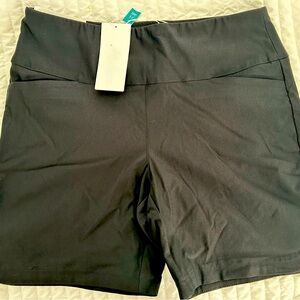 NWT Lady Hagen golf shorts
